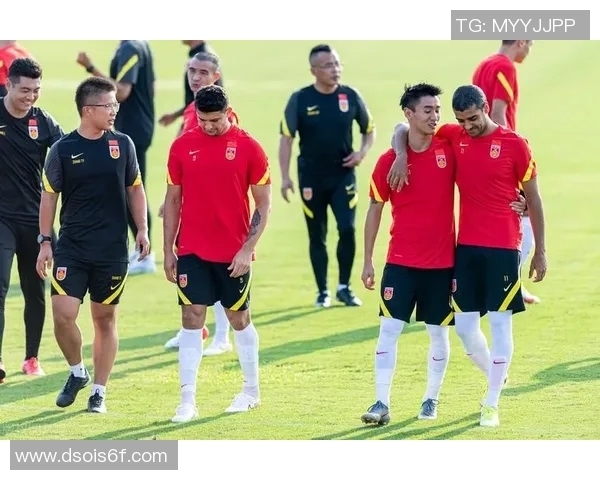 国足球星全力备战强化训练展现拼搏精神助力球队再创辉煌